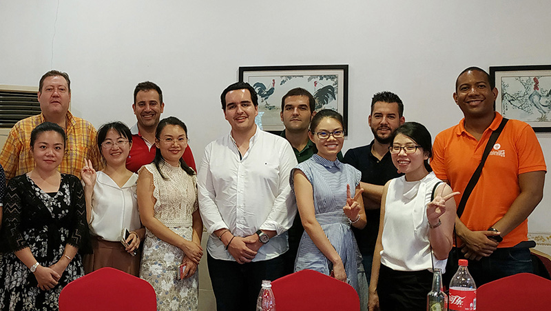 占領歐洲市場！西班牙各大客戶來本公司洽談老年人智能代步車項目[元亨電動]